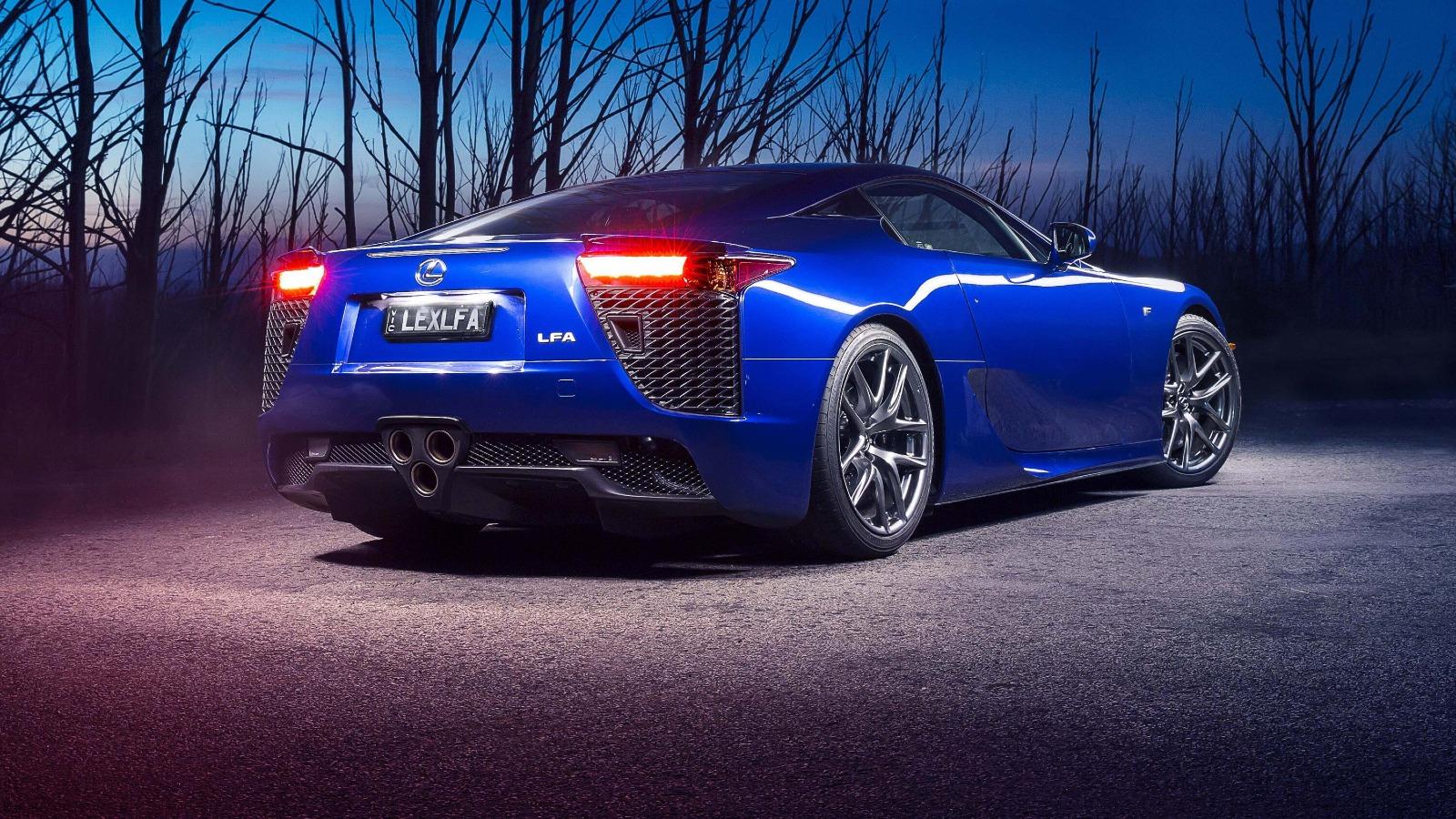 fb153661-2009-lexus-lfa-coupe-blue-29.jpg
