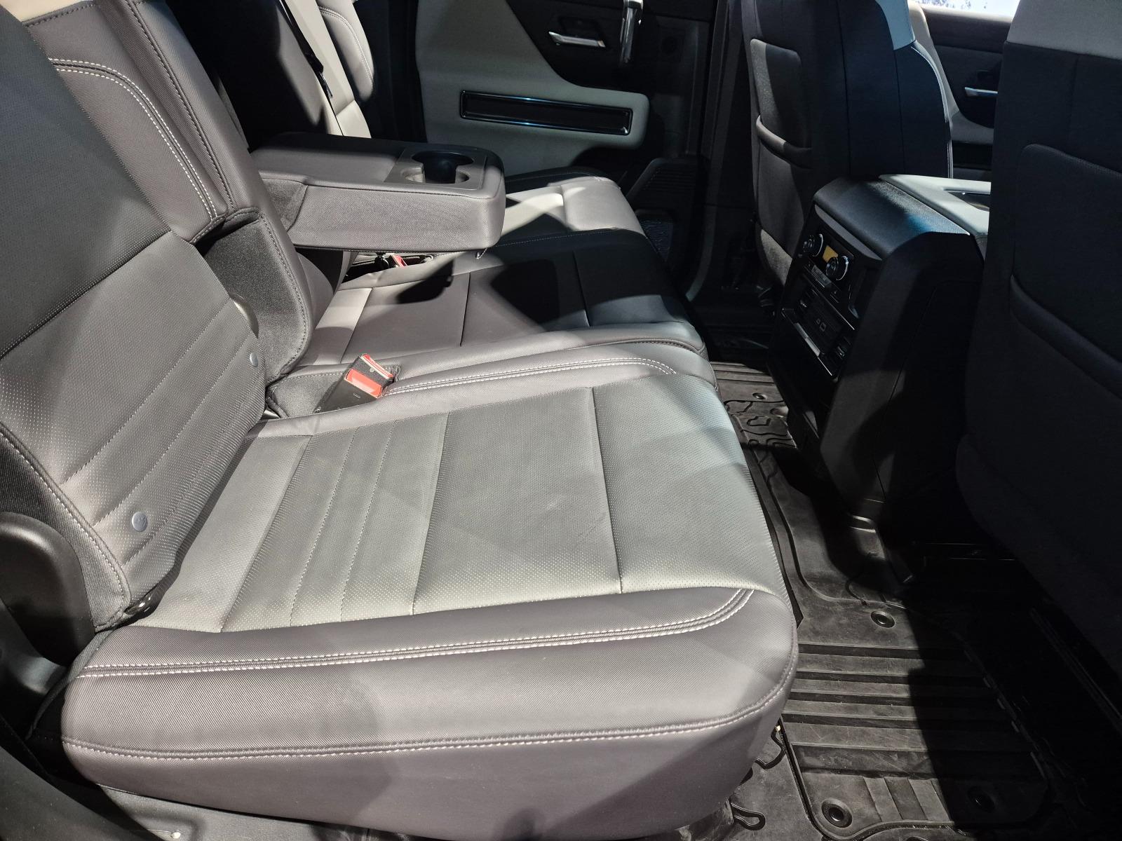 20260130_180408 험머EV성수동.jpg