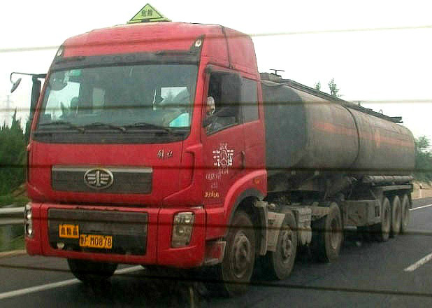 중국 트럭 자전거 사고