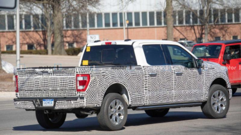 2021-ford-f-150-spy-shot-12.jpg