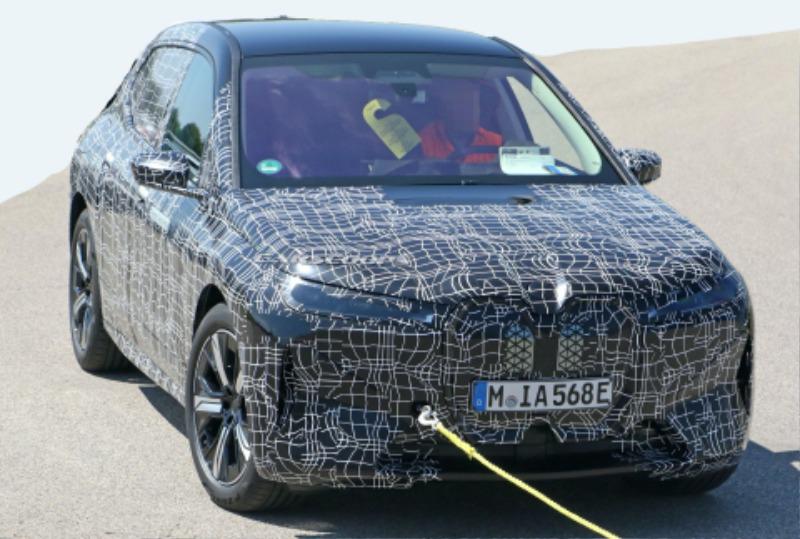 2021-BMW-iNext-spy-shots-2.jpg