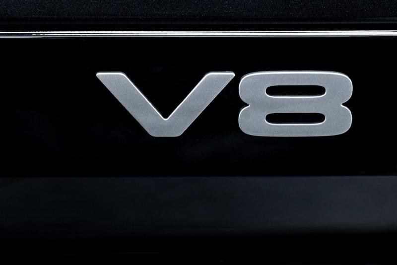 Land-Rover-Defender-V8-83.jpg