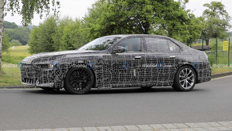 2023-bmw-7-series-spy-photo (5).jpg