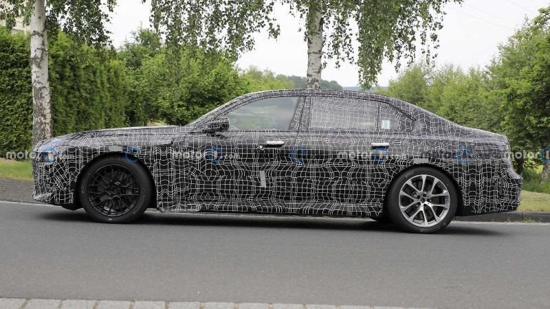 2023-bmw-7-series-spy-photo (6).jpg