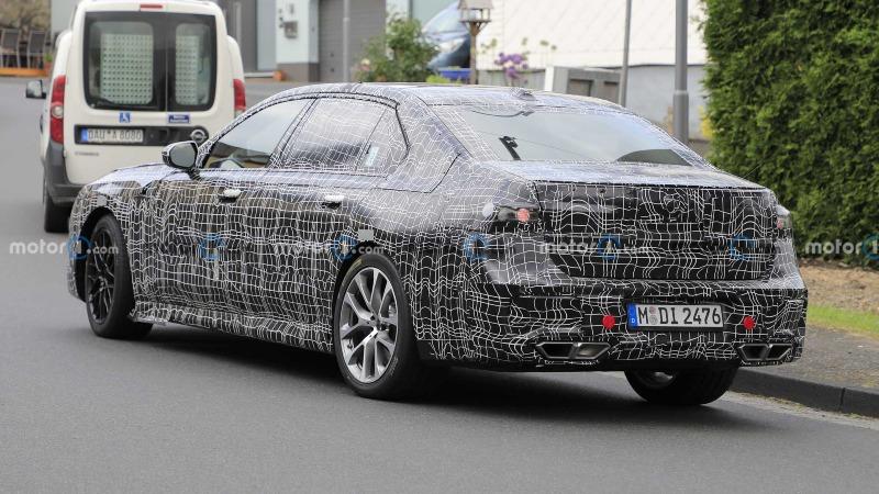 2023-bmw-7-series-spy-photo (9).jpg