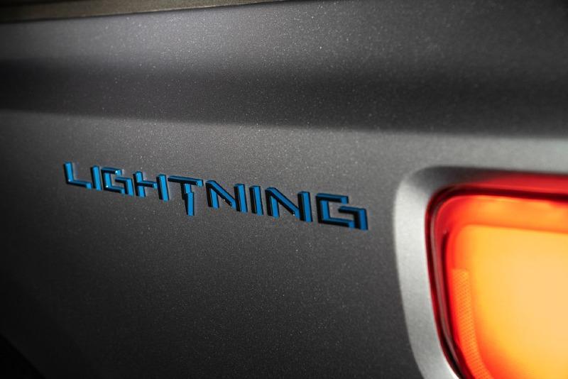 2022-ford-f-150-lightning-213-1621455476.jpg