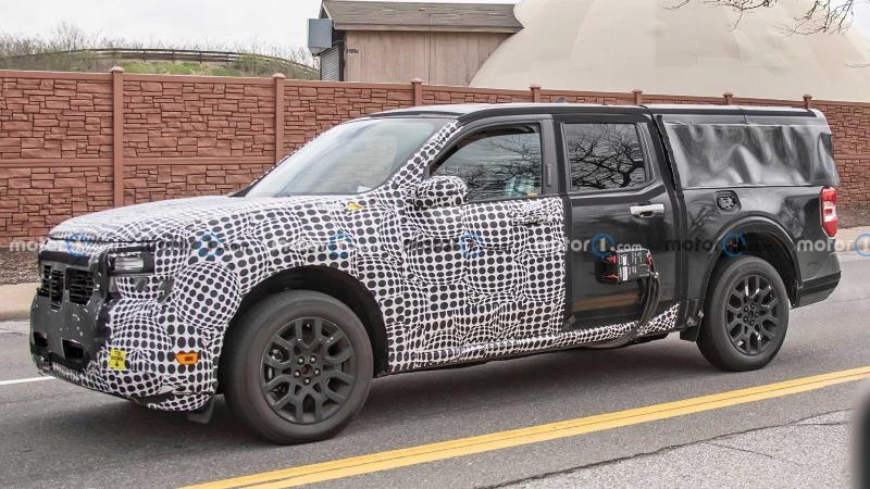 ford-maverick-plug-in-hybrid-spy-shots (2).jpg