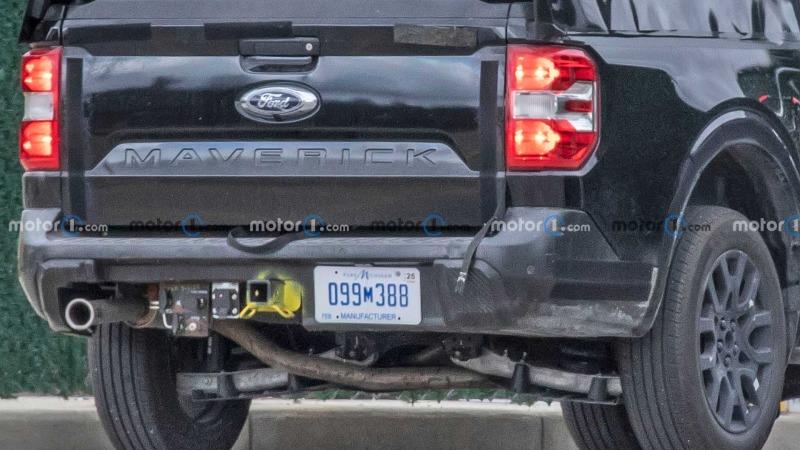 ford-maverick-plug-in-hybrid-spy-shots (8).jpg