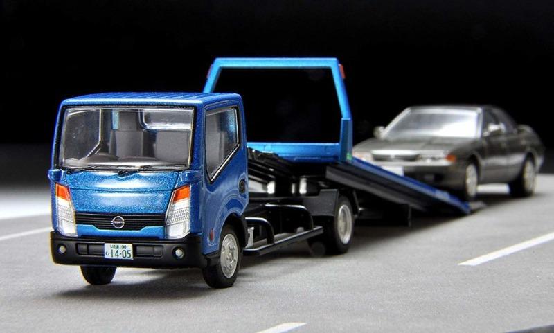 4543736307921-TLV-N144d-Nissan-Atlas-F24-Hanamidai-Auto-Safety-Loader-Blue-16-1038x624.jpg