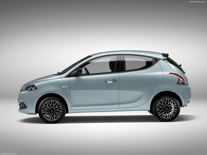 Lancia-Ypsilon-2023-1600-08.jpg