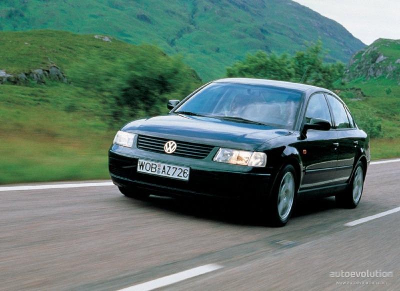 1998 Volkswagen Passat.jpg