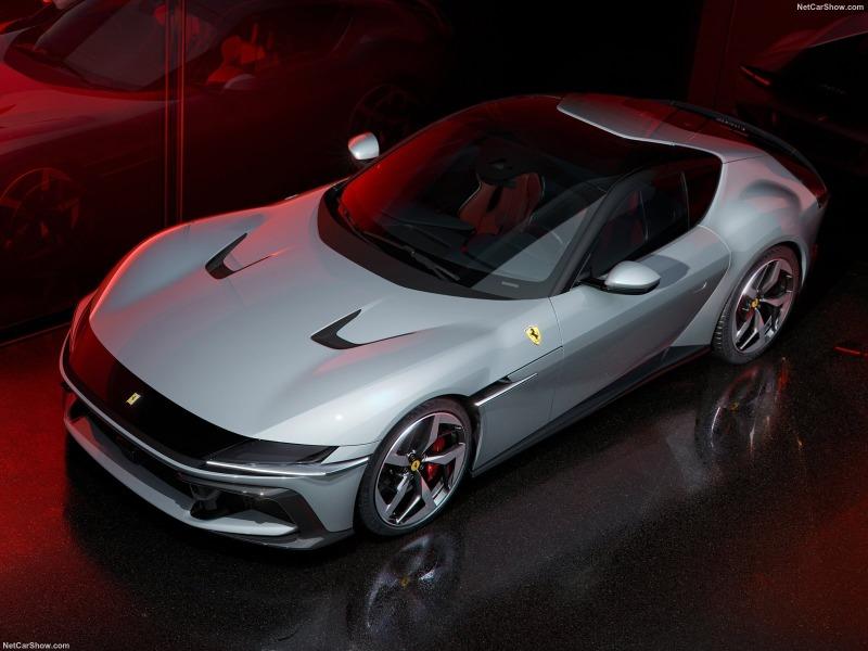 Ferrari-12Cilindri-2025-1600-09.jpg