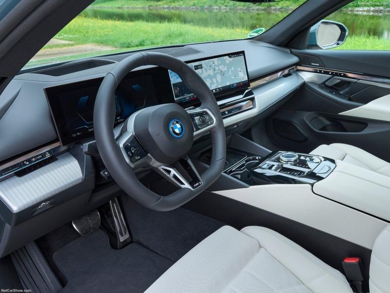 BMW-i5_Touring-2025-1600-9f-1.jpg