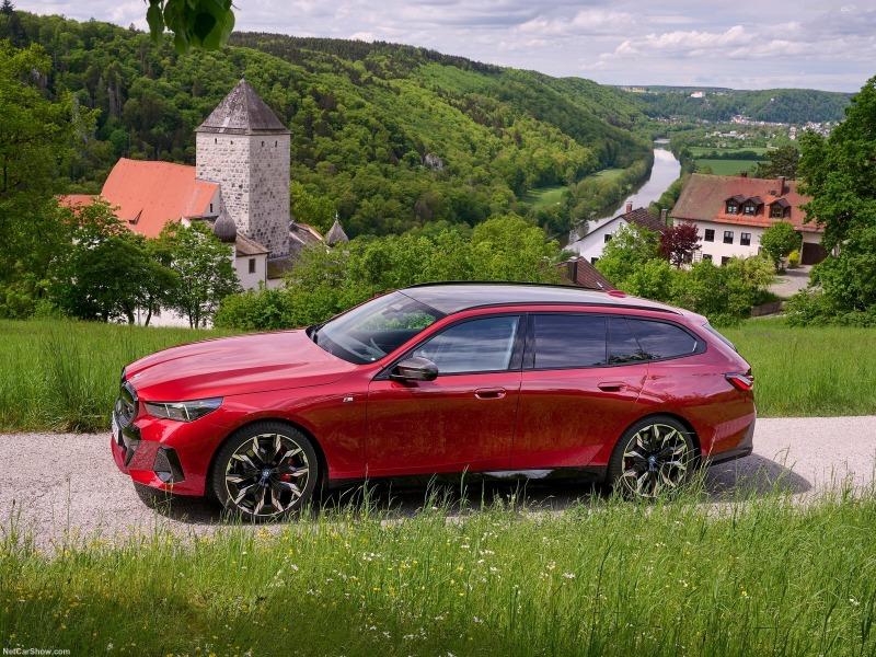 BMW-i5_M60_Touring-2025-1600-20.jpg