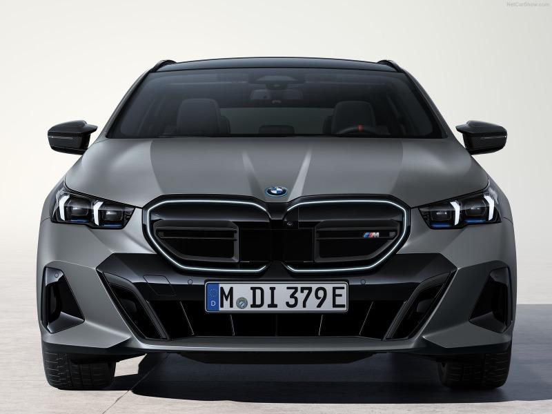 BMW-i5_M60_Touring-2025-1600-42.jpg