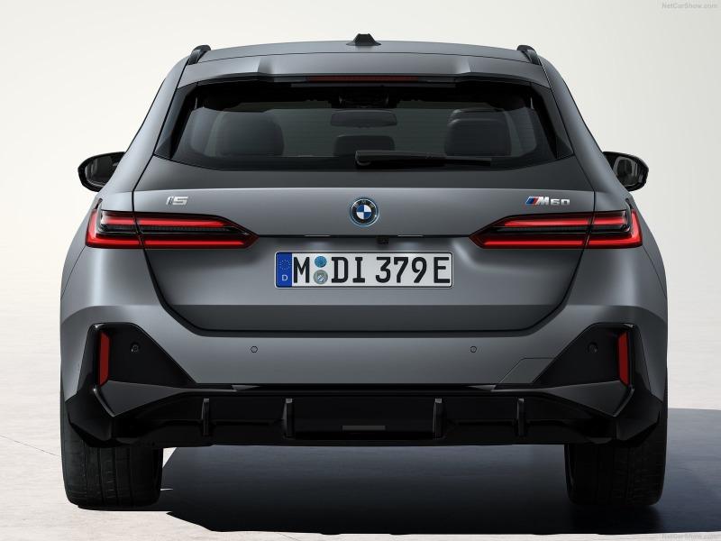 BMW-i5_M60_Touring-2025-1600-43.jpg