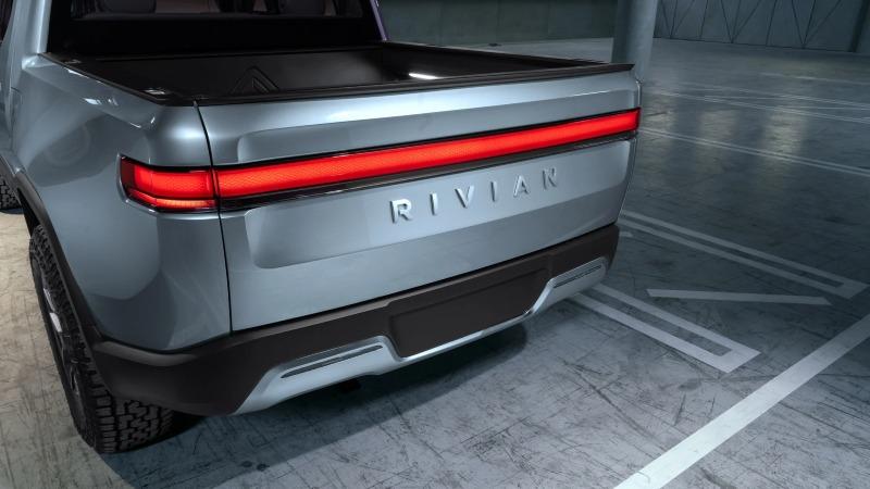 rivian-r1t-reveal-2 (4).jpg