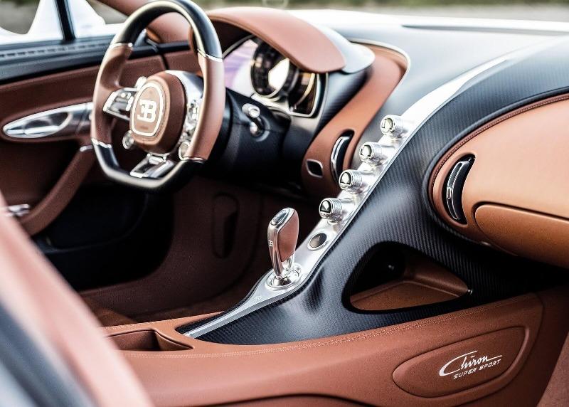 Bugatti_Chiron_Super_Sport_interior.jpg