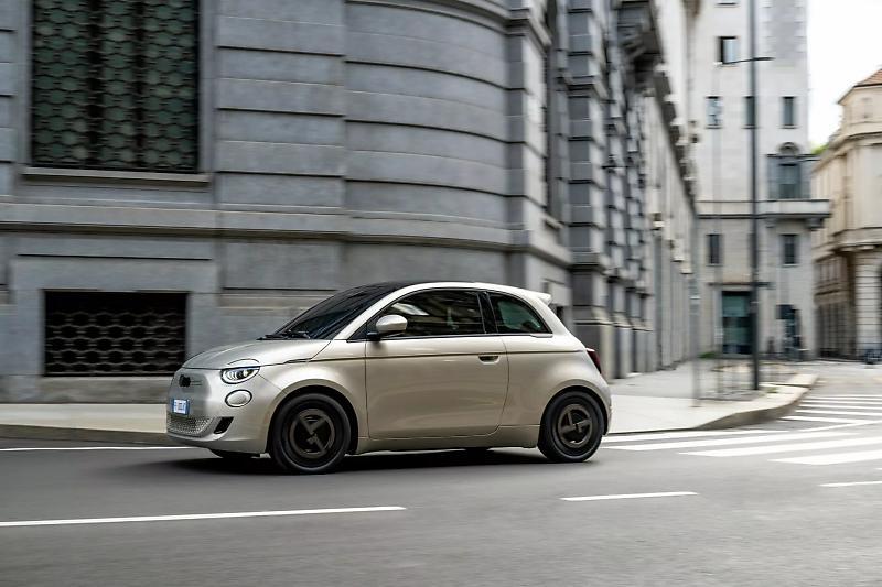 Fiat-500-Giorgio-Armani-1119-15.jpg