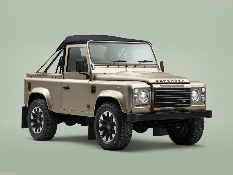 Land_Rover-Defender_Classic_V8_Soft_Top-2025-1280-9ce642a61e71fdfa35fd5e8e7007bc239a.jpg