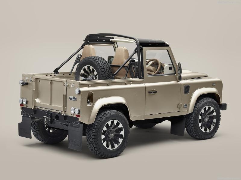 Land_Rover-Defender_Classic_V8_Soft_Top-2025-1280-383ef27f3145fffa1da2705410be945e64.jpg