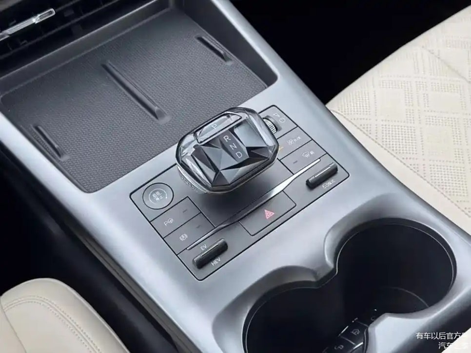 1000x0_autohomecar__ChxoHWeta6eACGO_AAGgX0FW5Tk66.jpeg.jpg