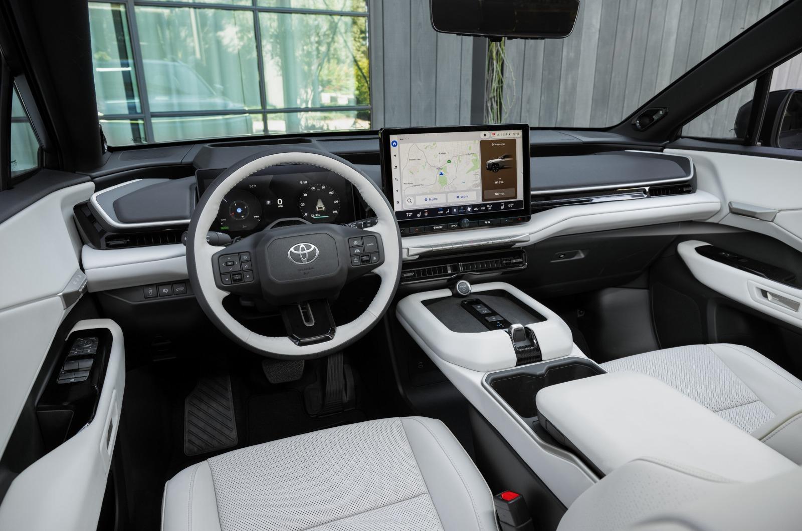 2027_Toyota_Highlander_Limited_MistyGray_001-scaled.jpg