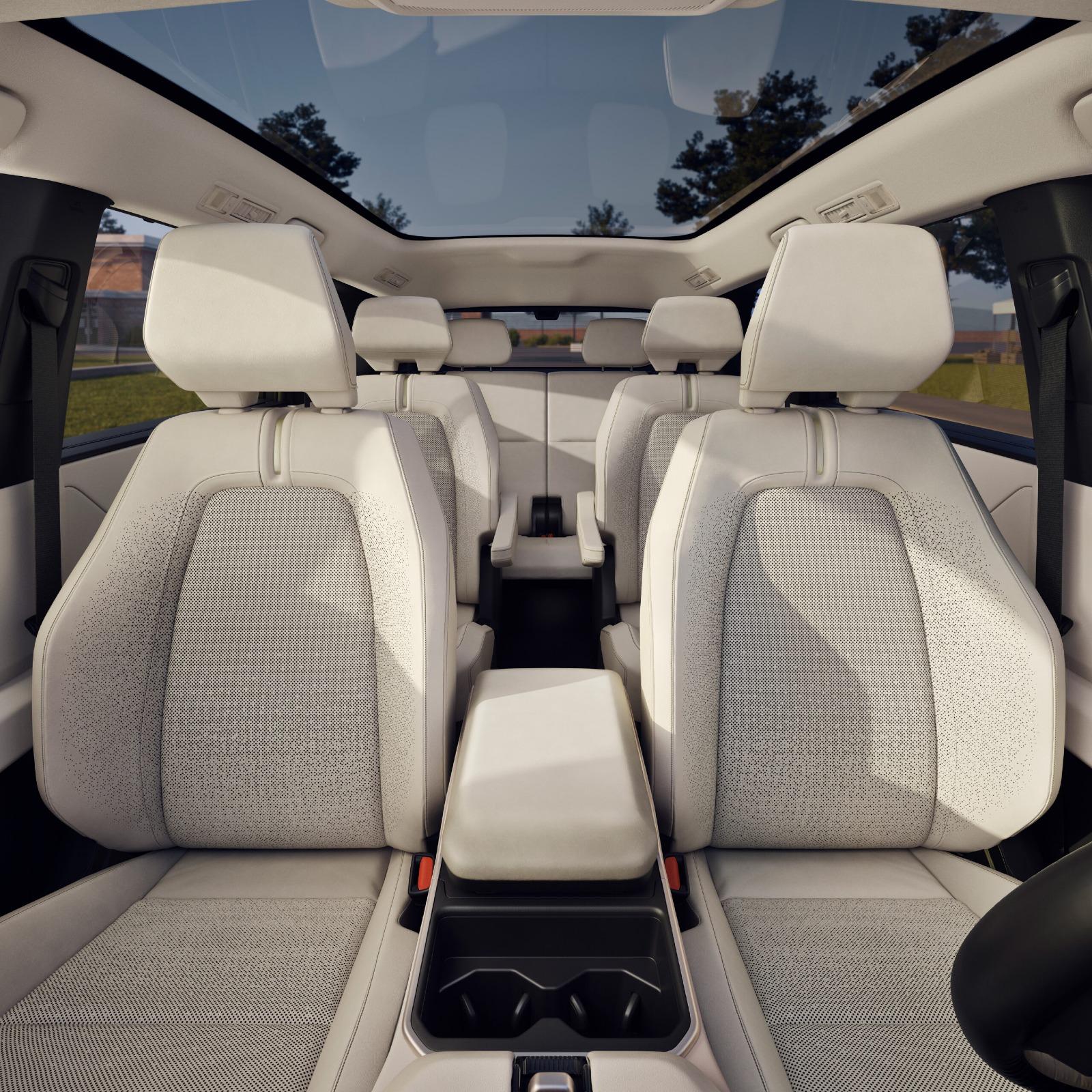 2027_Toyota_Highlander_Limited_MistyGray_0015-scaled.jpg