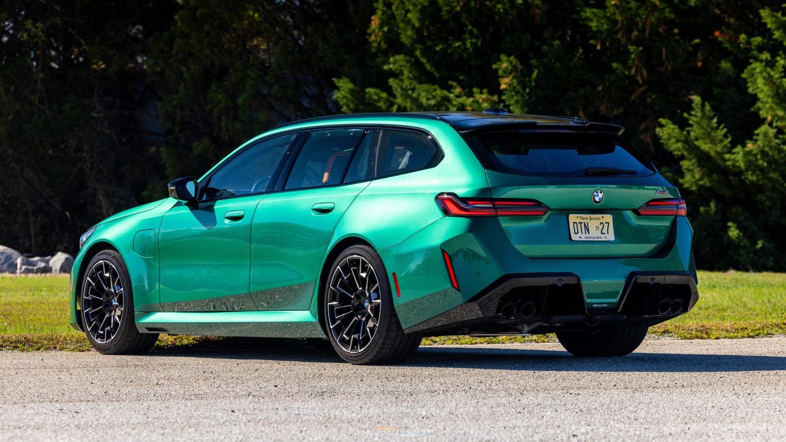 2025_bmw_m5_touring-3840x2160.jpg