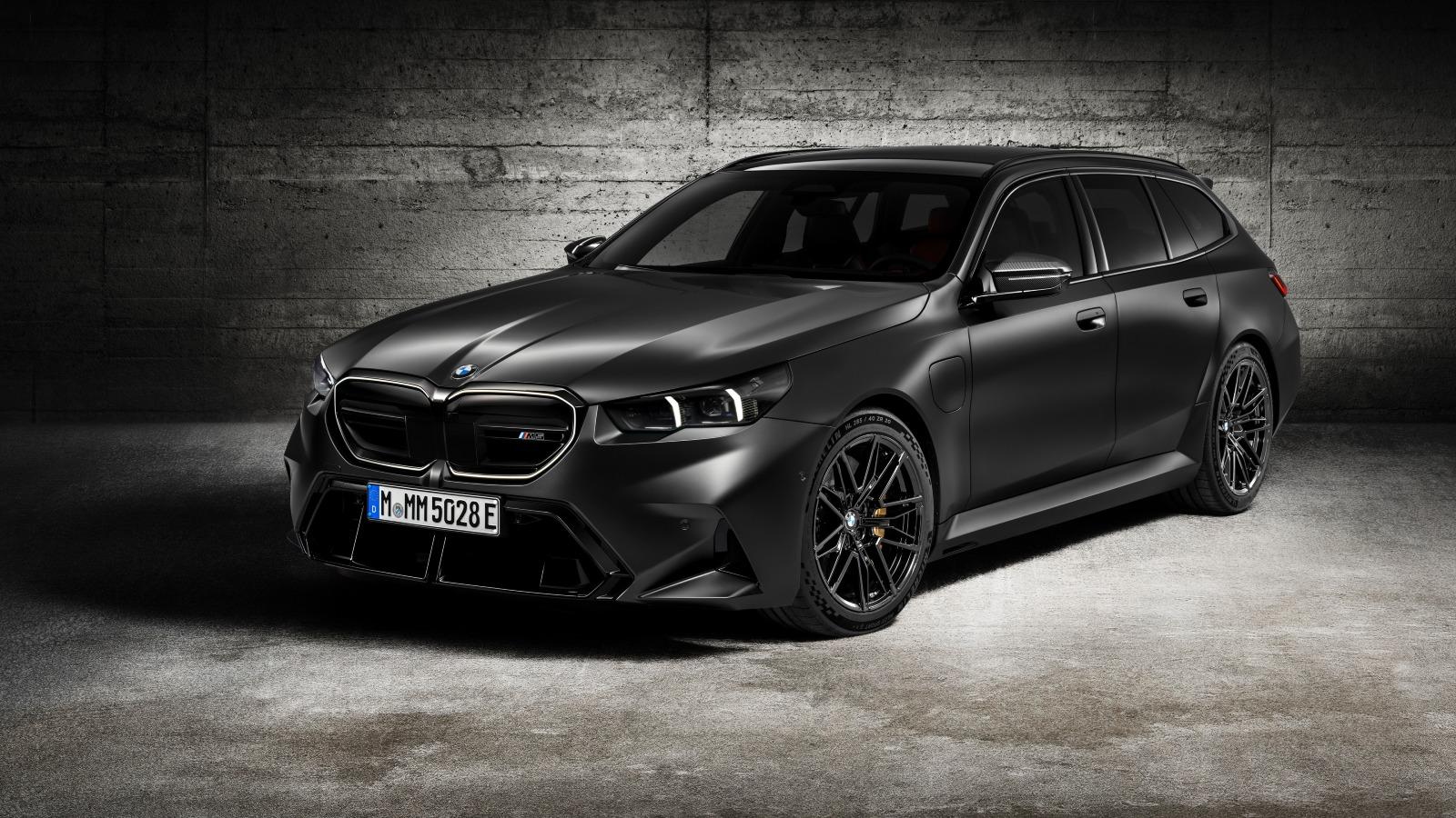 bmw_m5_touring_2024_5k-3840x2160.jpg