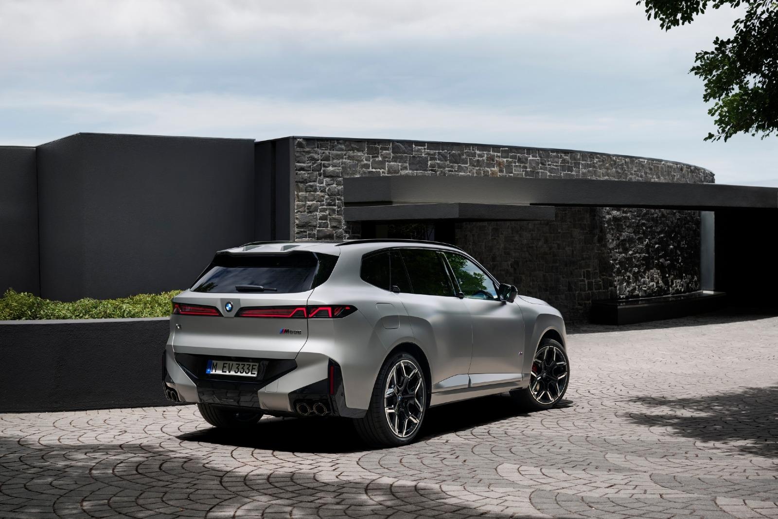 P90646116_lowRes_bmw-x5-m60e-xdrive-0.jpg