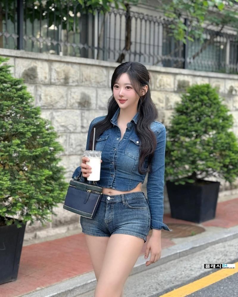 설레게하는 수영복의 주인공 안미영.jpeg