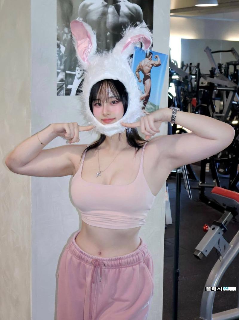 벌크업 돼서 나타난 등산녀 다슬.jpeg