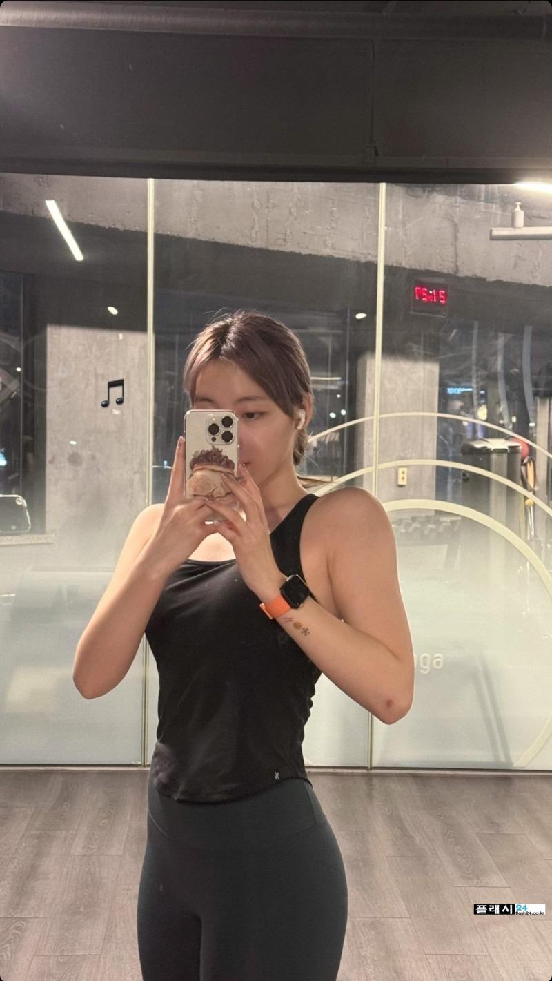 건강한 하지원 치어리더 레깅스.jpeg