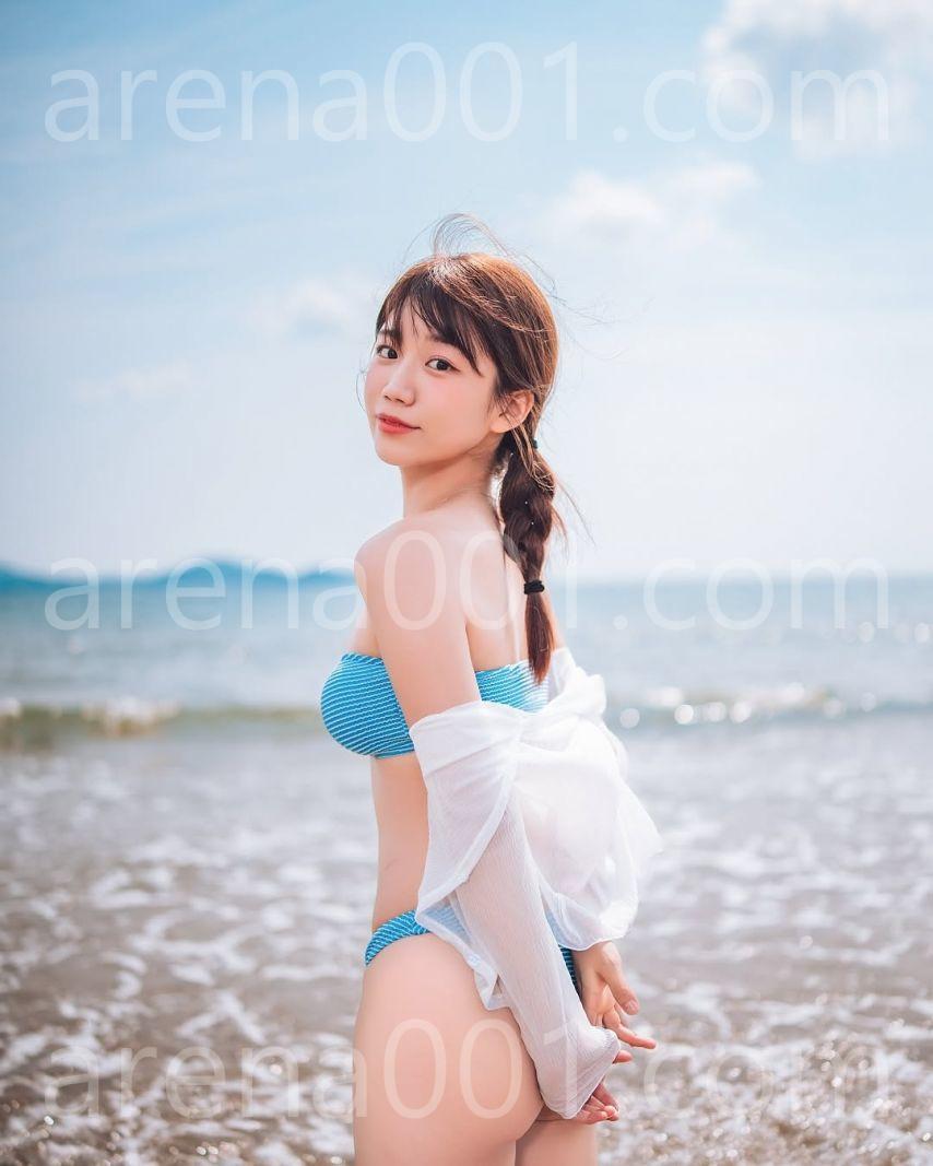 심유이 전 치어리더 튜브탑 파란 비키니 (2).jpg