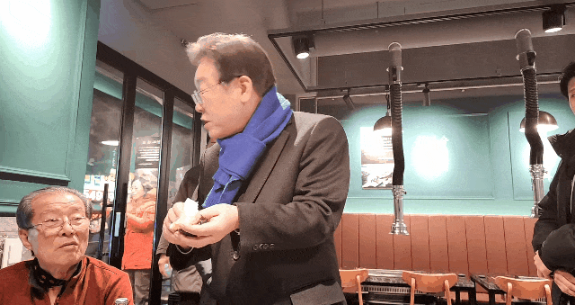 a96ed0d6e8a3eaf6f17dedc5890b0c53.gif