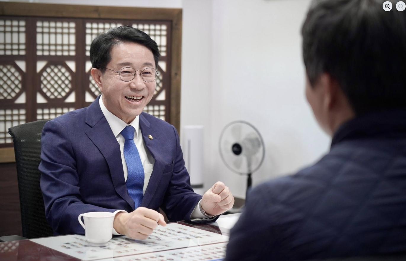 스크린샷_2-5-2026_15383_www.facebook.com.jpeg
