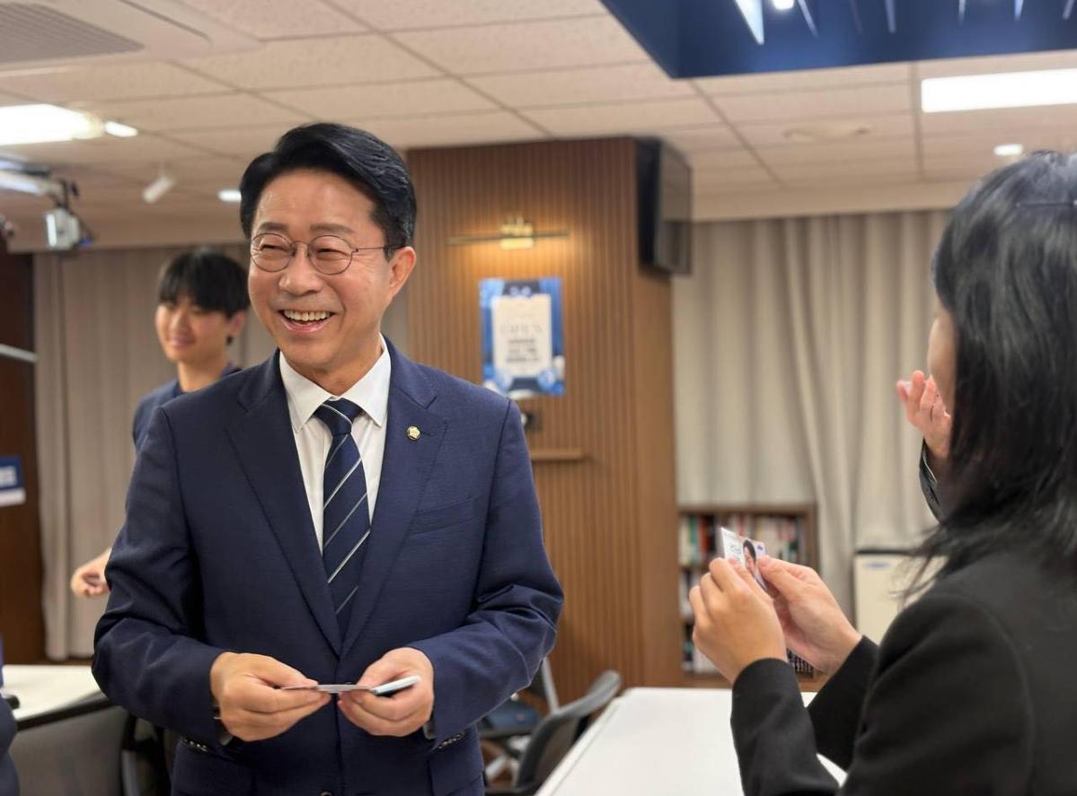 스크린샷_9-5-2026_11332_www.facebook.com.jpeg