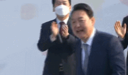 Efo5o6bUK.gif
