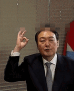 uVFs61kECV.gif