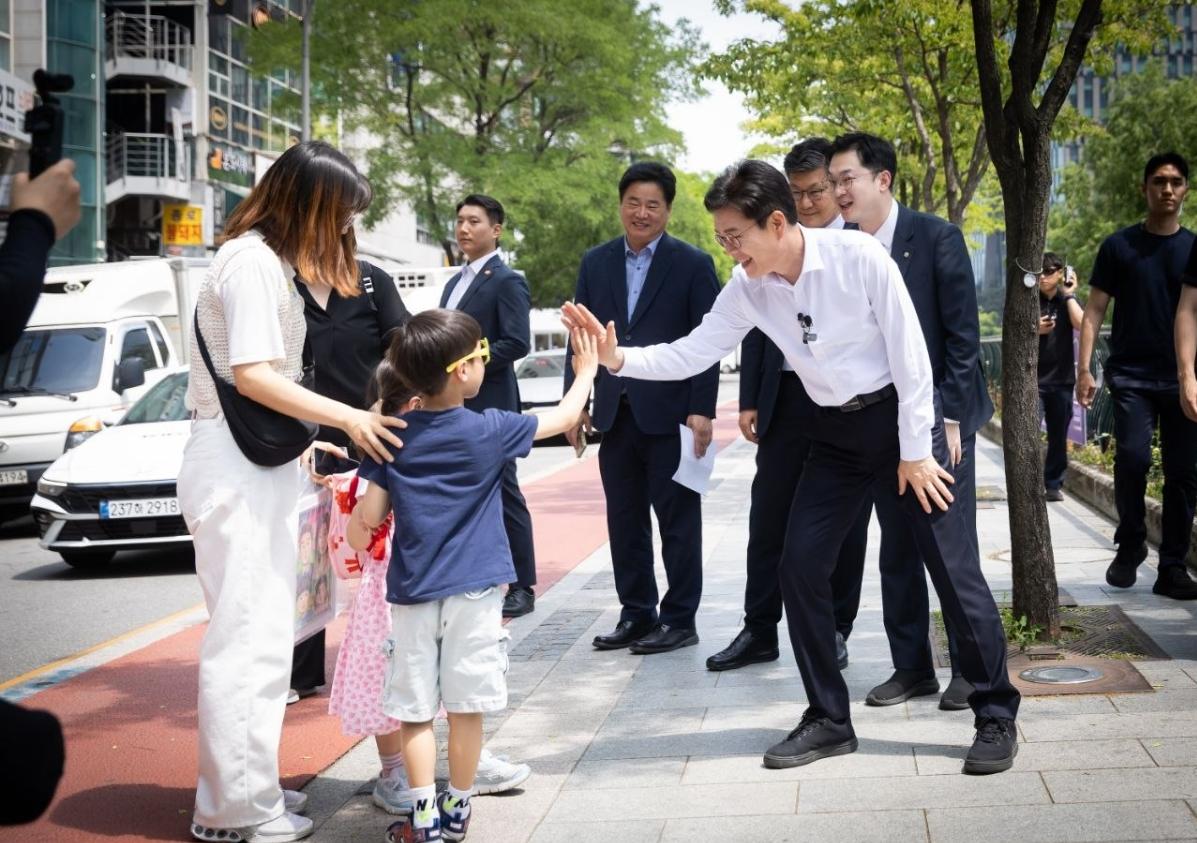 스크린샷_19-5-2026_95936_www.facebook.com.jpeg