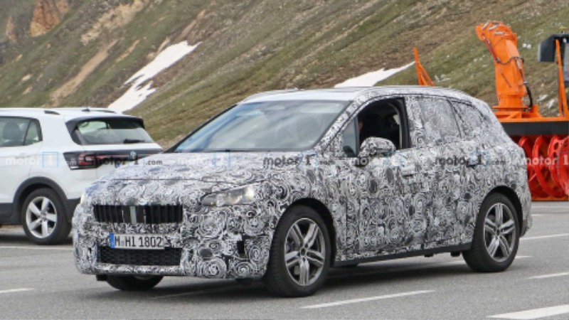 bmw-2-series-active-tourer-spy-photo (7).jpg