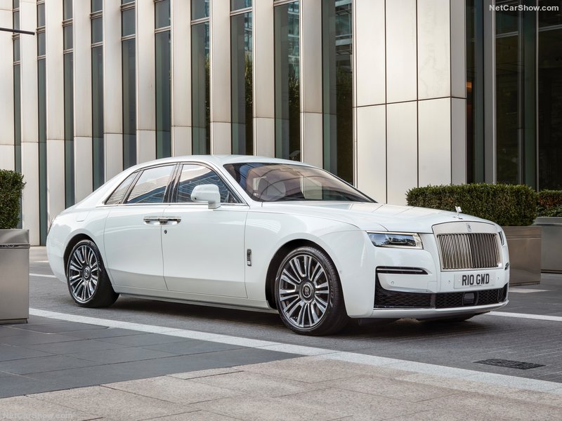 Rolls-Royce-Ghost-2021-800-0a.jpg