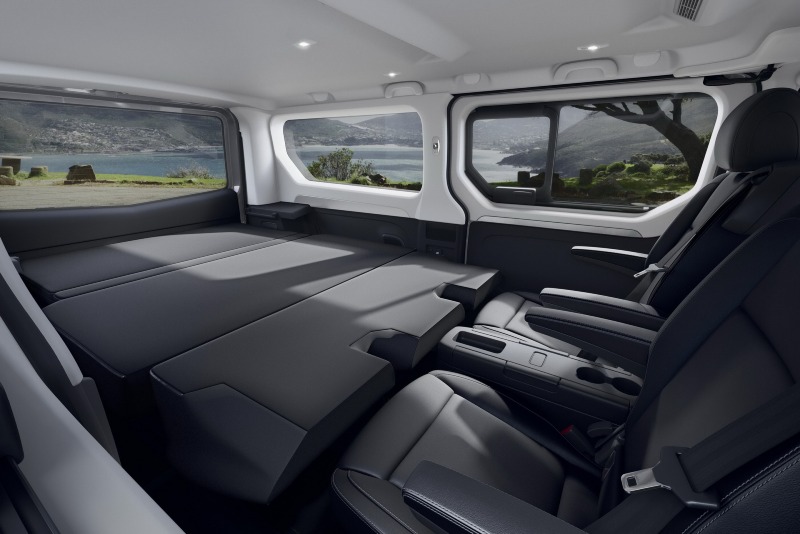 2021-renault-trafic-spaceclass-8.jpg