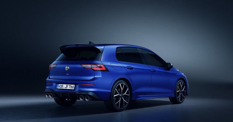 2022-VW-Golf-R-6.jpg