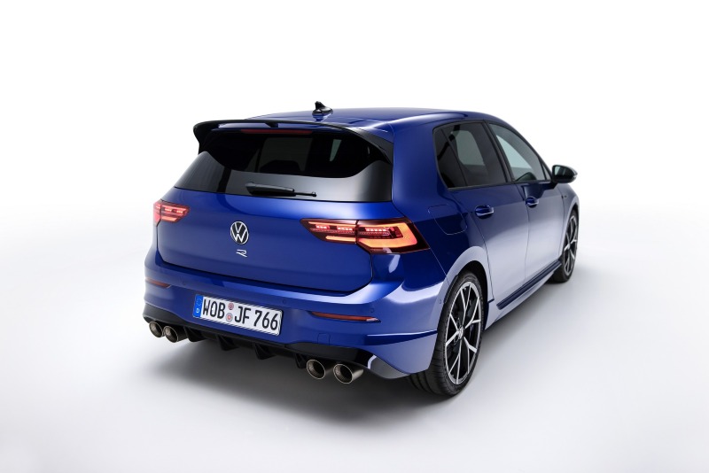 2022-VW-Golf-R-3.jpg