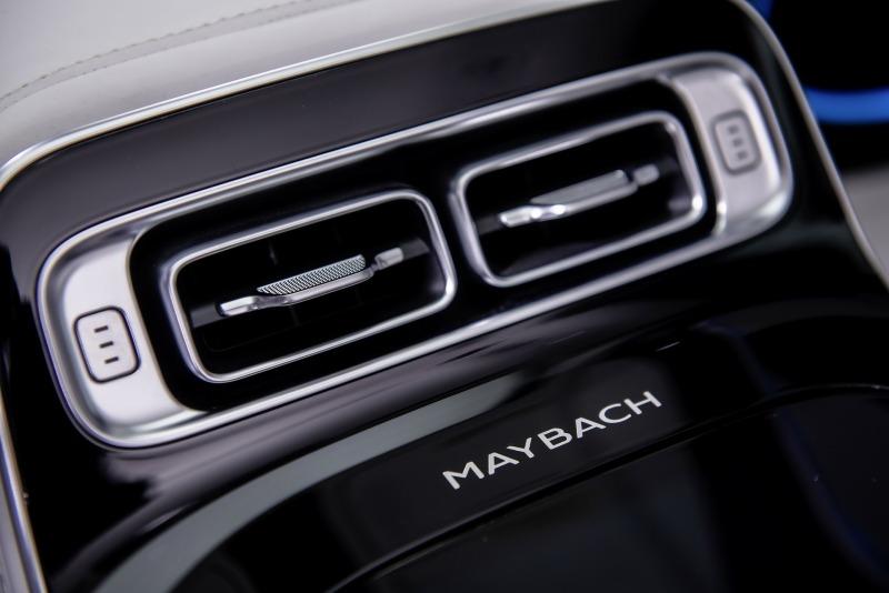 2021-Mercedes-Maybach-S-Class-137.jpg