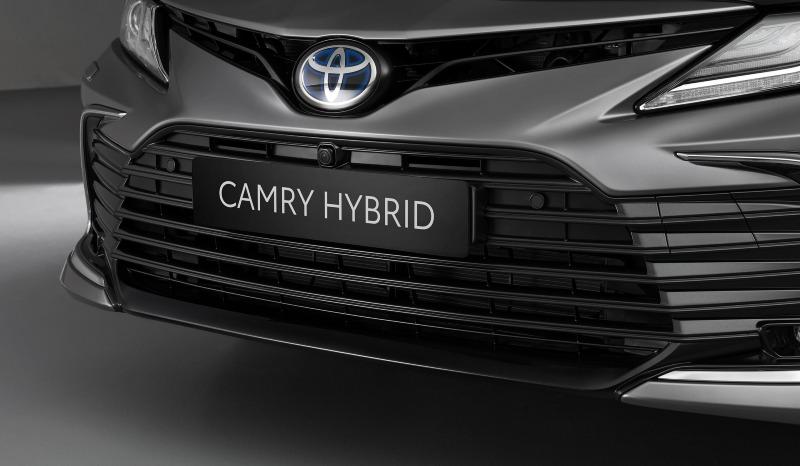 2021-Toyota-Camry-Hybrid-14.jpg