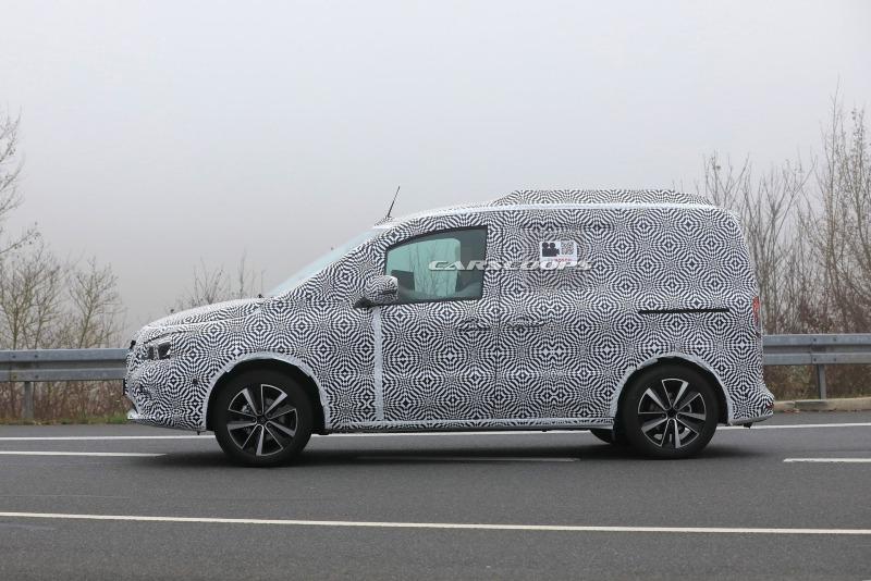 2022-Mercedes-Citan-T-Class-12.jpg