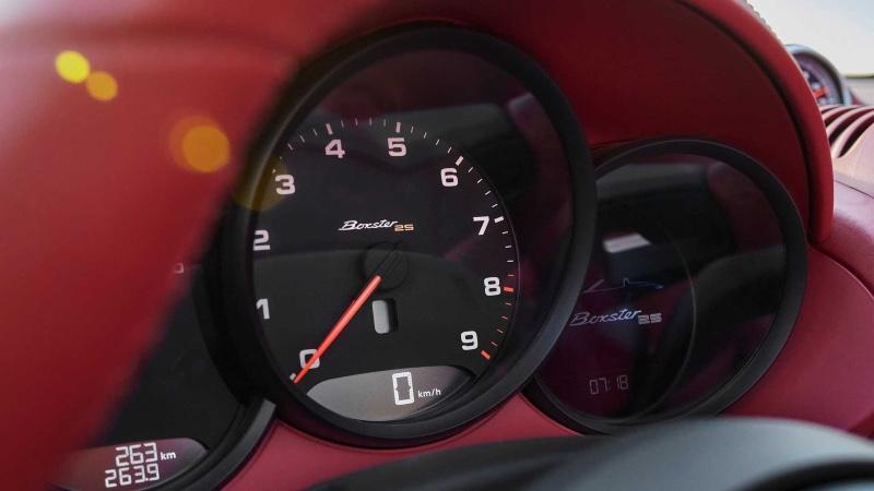 2021-porsche-boxster-25-gauges.jpg